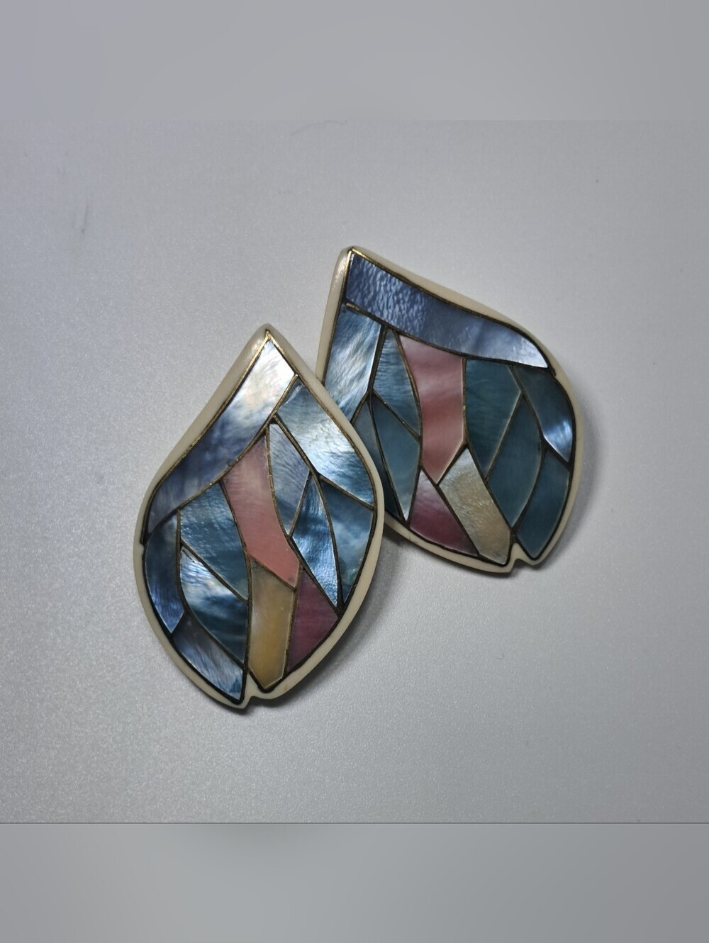 Vintage Lee Sands Mother Of Pearl Clip On Earrings
